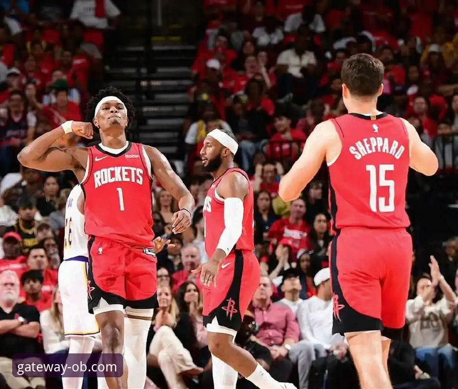 NBA最新动态：火箭大胜尼克斯，杜兰特27+6+8引领3连胜，OB体育用户热议高端局